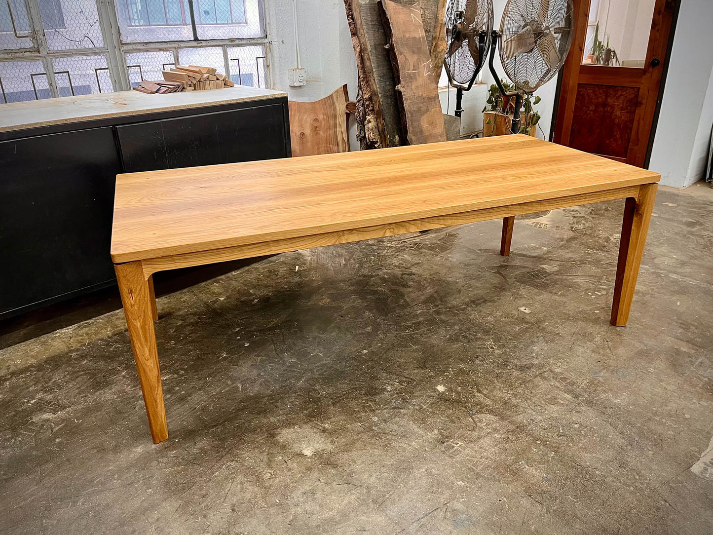 Aila Dining Table