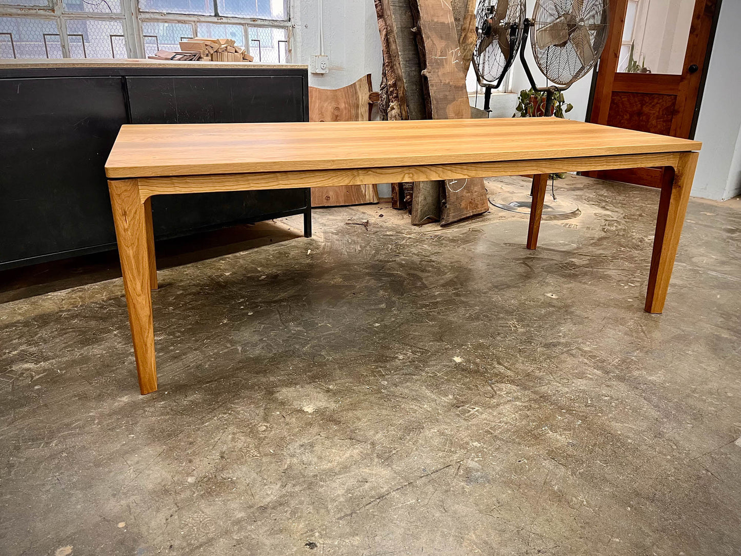 Aila Dining Table