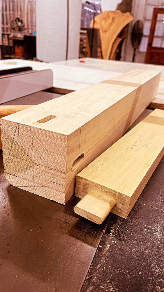 Aila Dining Table