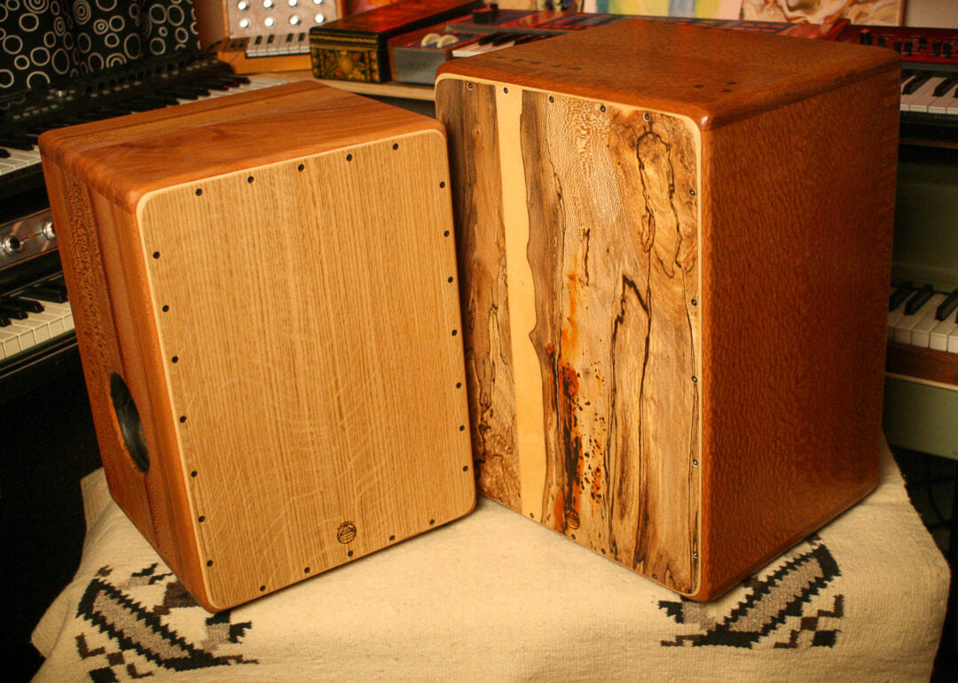 Solid outlets hardwood Maple cajon with snare