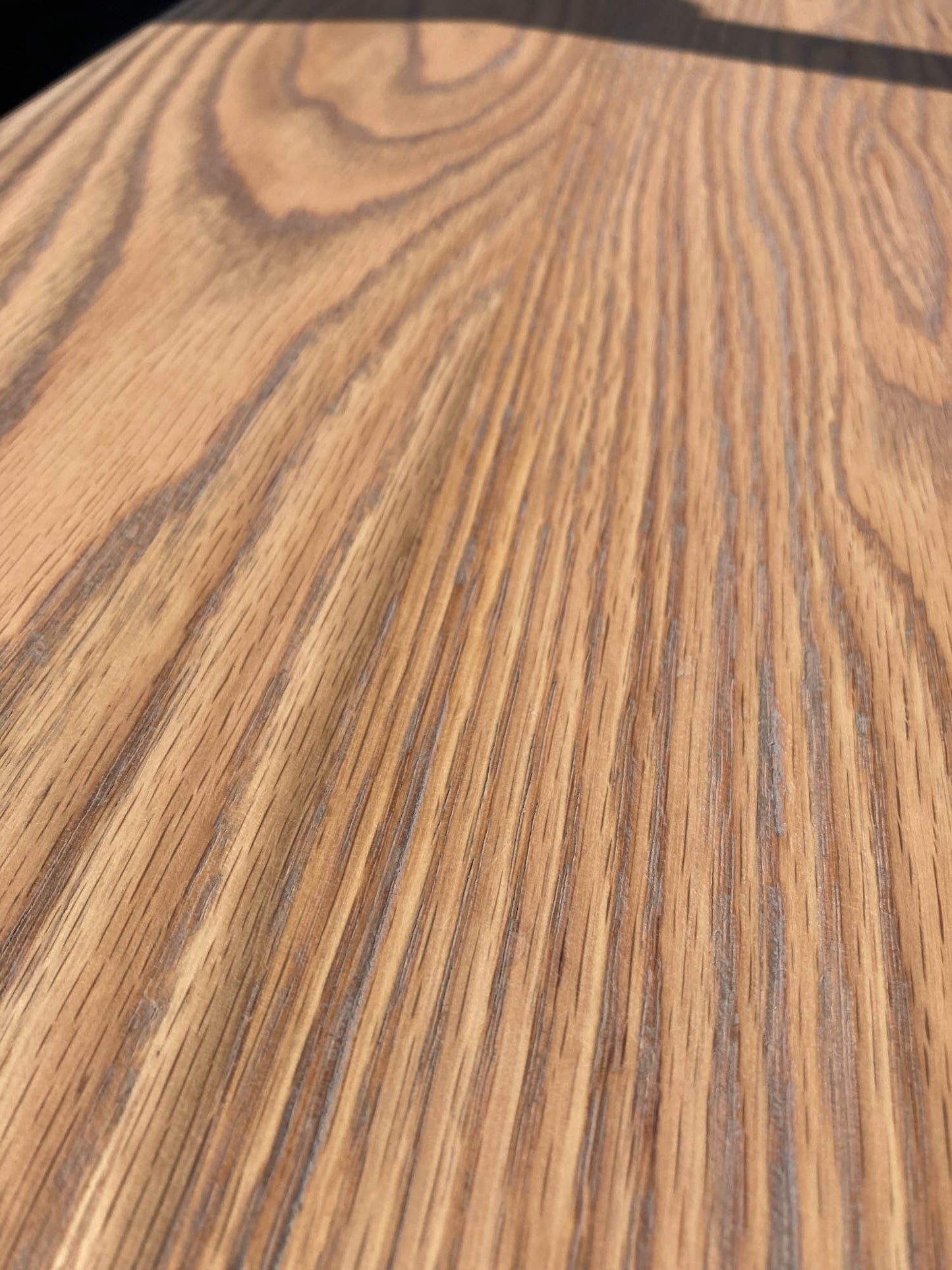 Kinn Long Tables