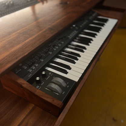 Voyager Studio Desk