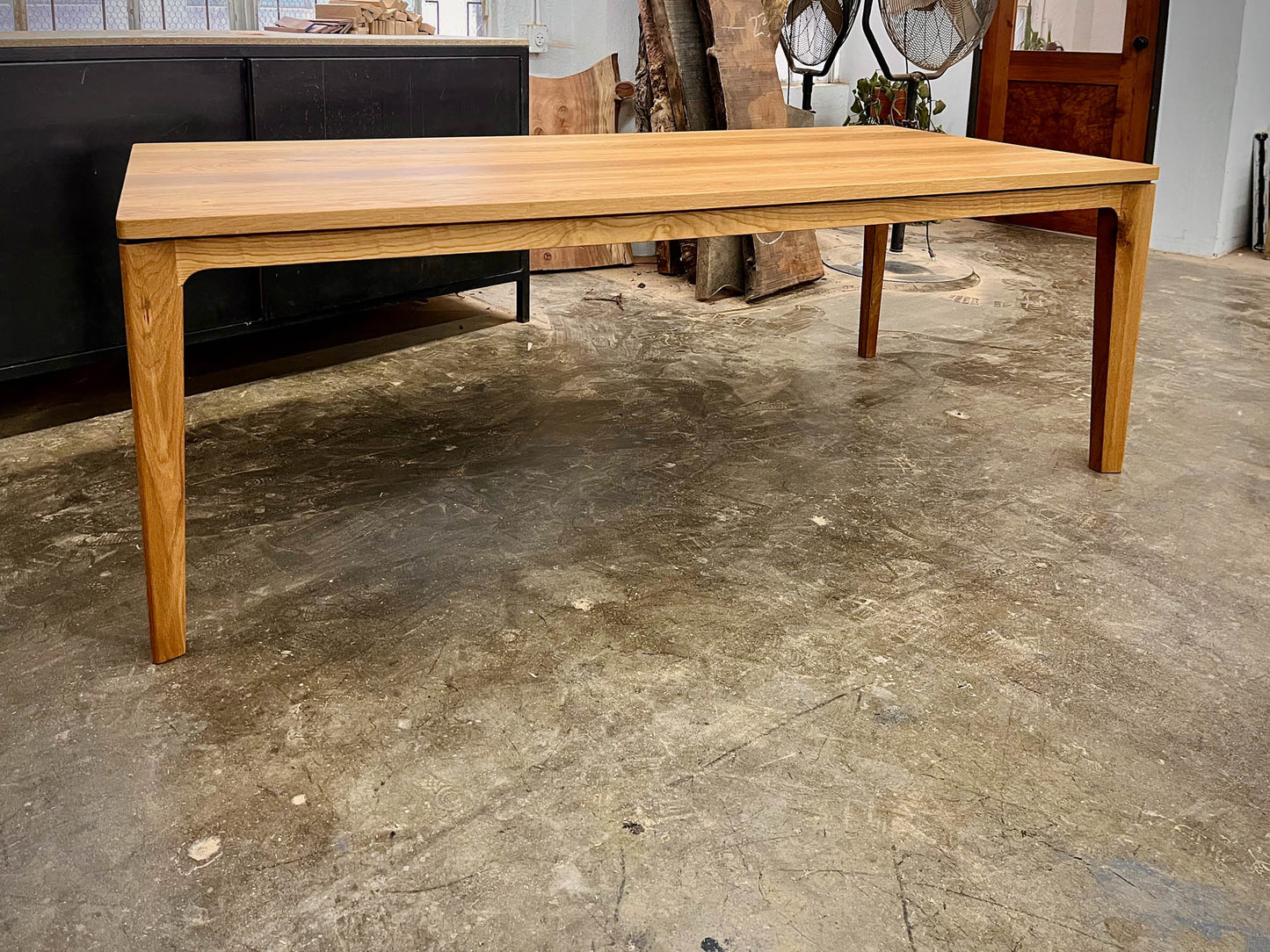 Aila Dining Table