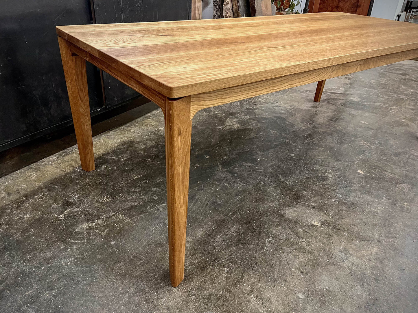 Aila Dining Table