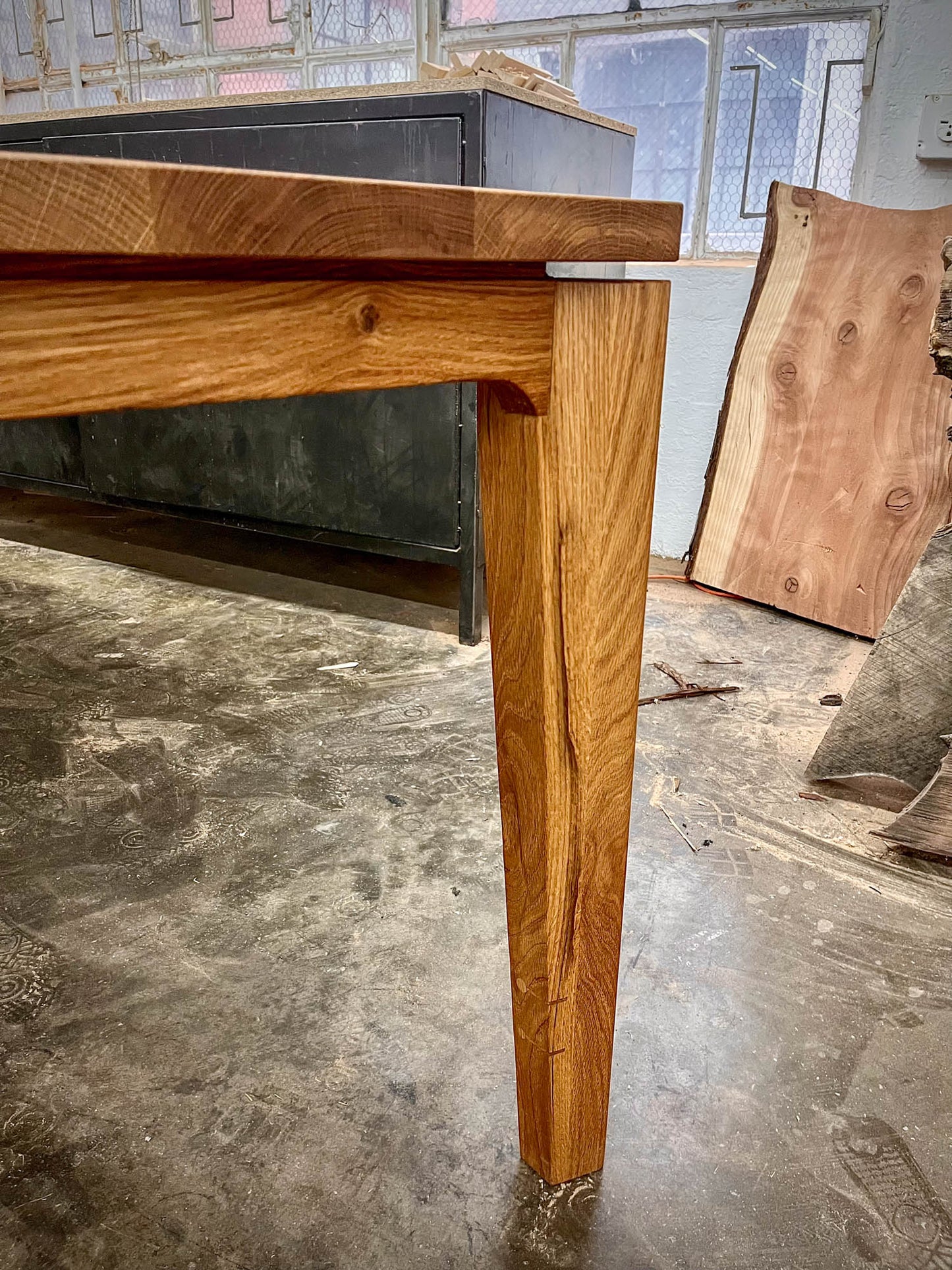 Aila Dining Table